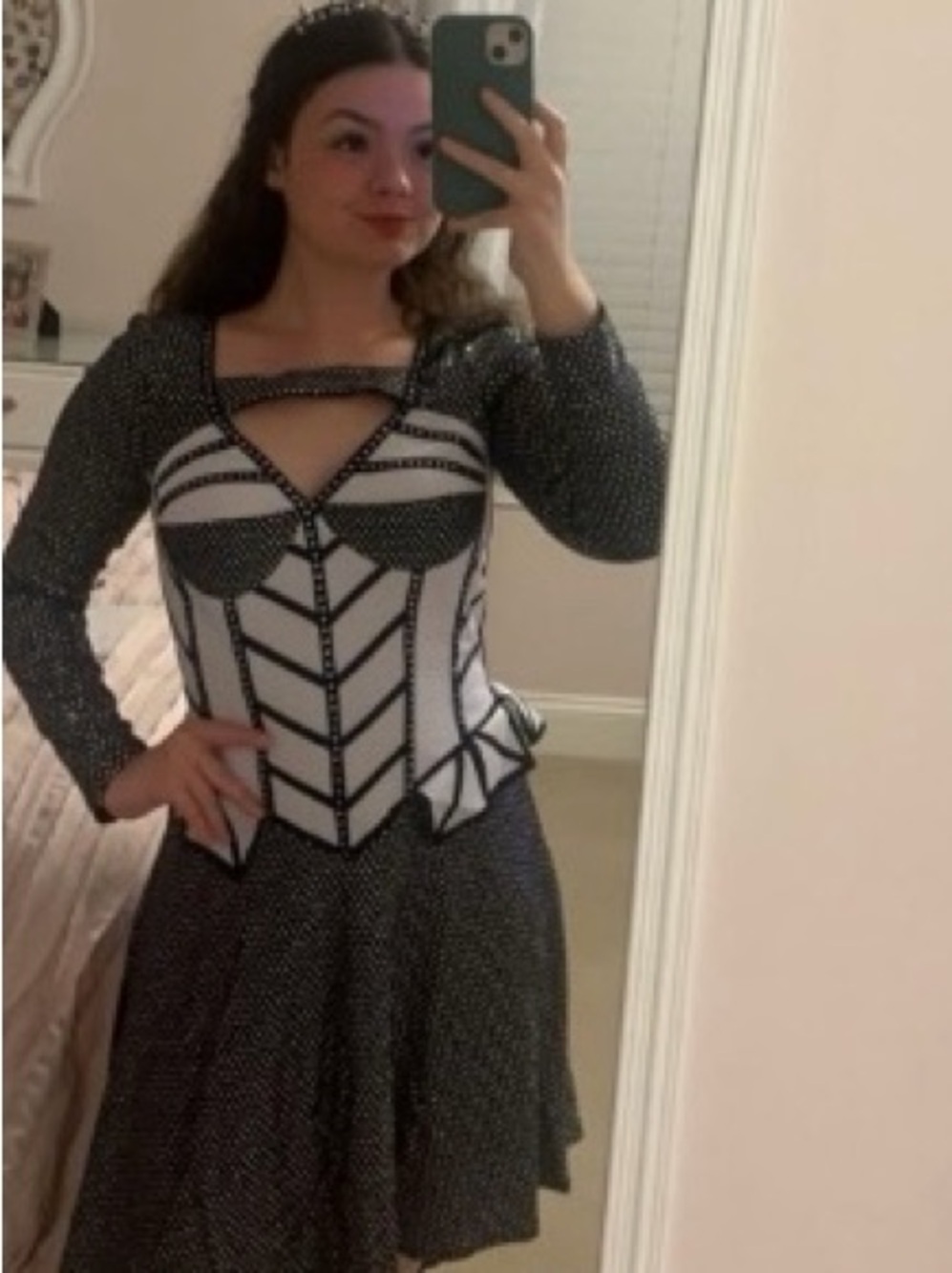 SIX The Broadway Musical Jane Seymour Black and White Corset Dress W/ Microphone - Picture 4 of 9
